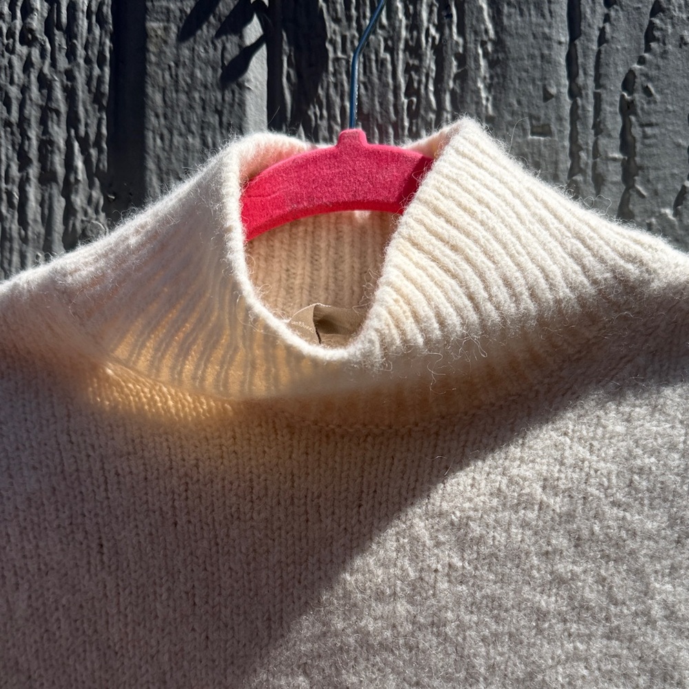Everlane Cream Turtleneck Merino Wool Blend Sweater Size: M - Picture 6 of 9
